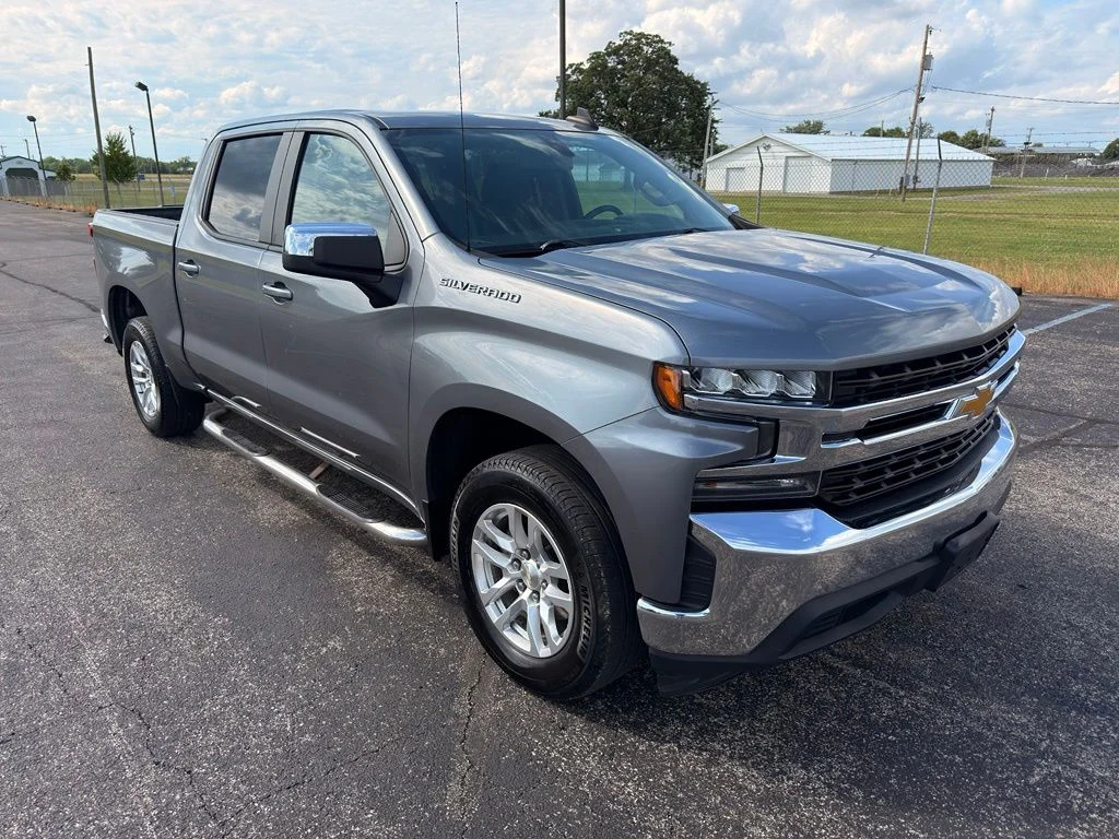 Used 2019 Gray Chevrolet LT image 7