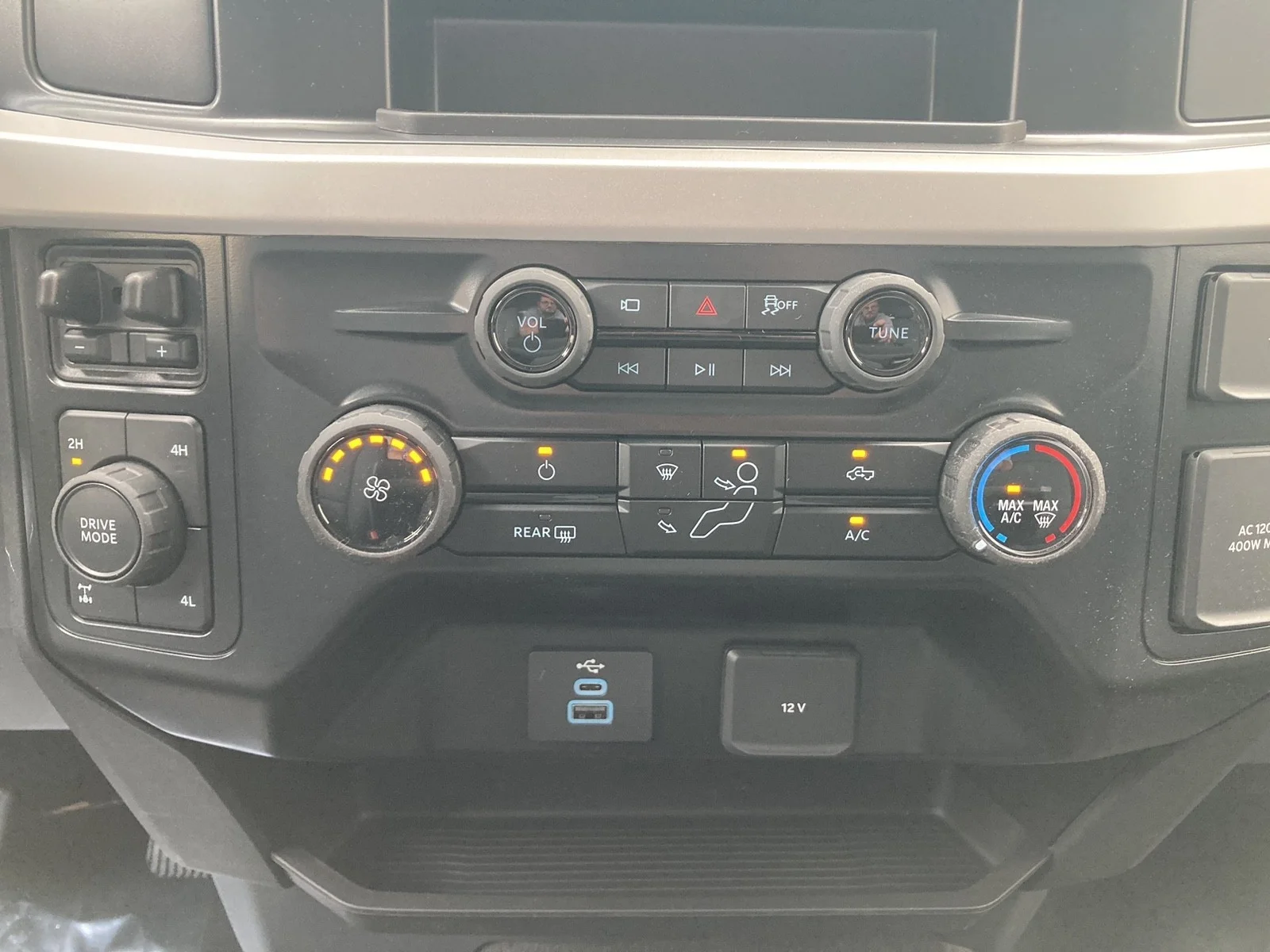 New 2026 Carbonized Gray Metallic Ford F-250® XL image 12