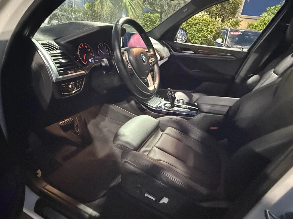 Used 2021 White BMW xDrive30i image 11
