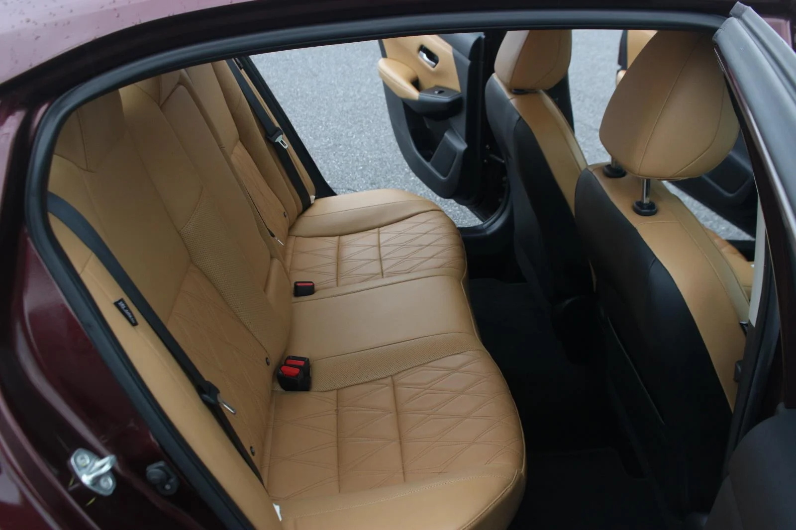 Used 2023 Grey Nissan SV image 32