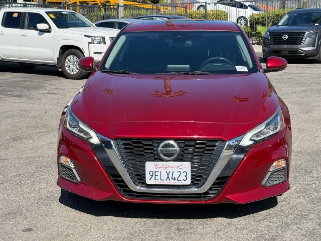 Used 2022 Red Nissan 2.5 SV image 2