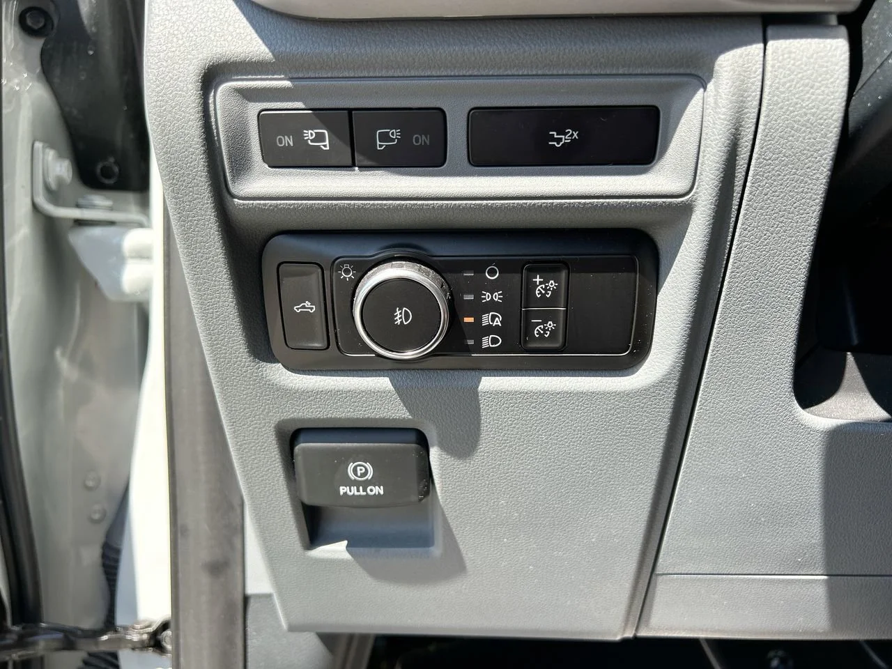 Used 2023 Avalanche Ford XLT image 33