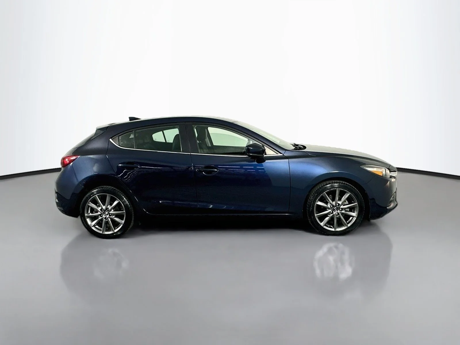 Used 2018 Deep Crystal Blue Mica Mazda Touring image 8
