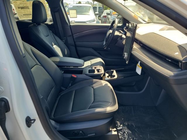 New 2026 Star White Metallic Tri-coat Ford Premium image 18