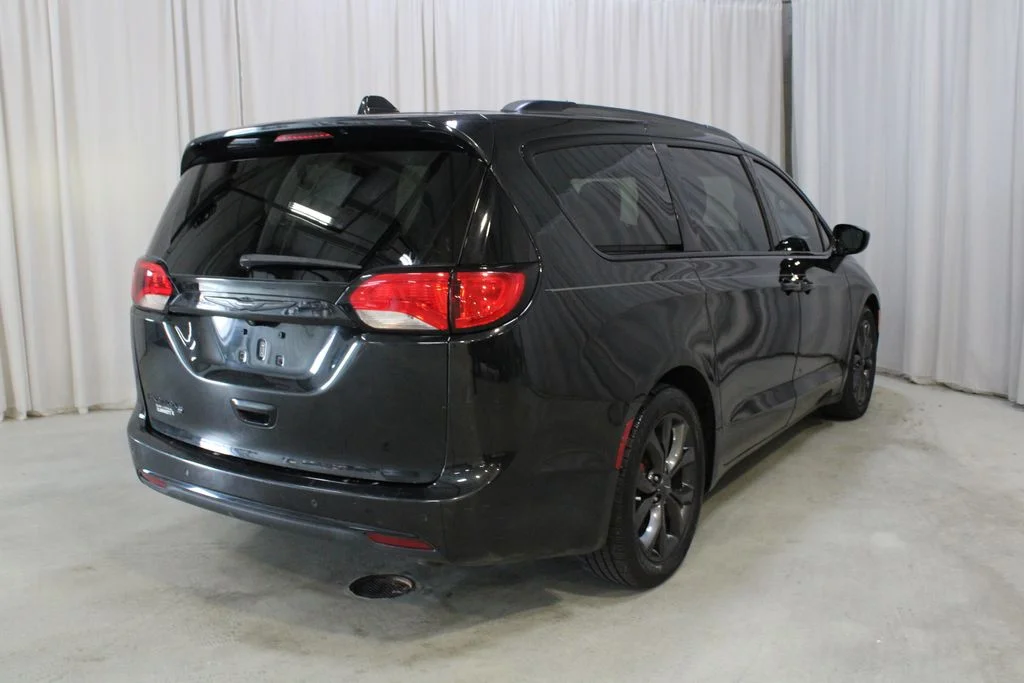 Used 2019 Black Chrysler Touring L Plus image 25