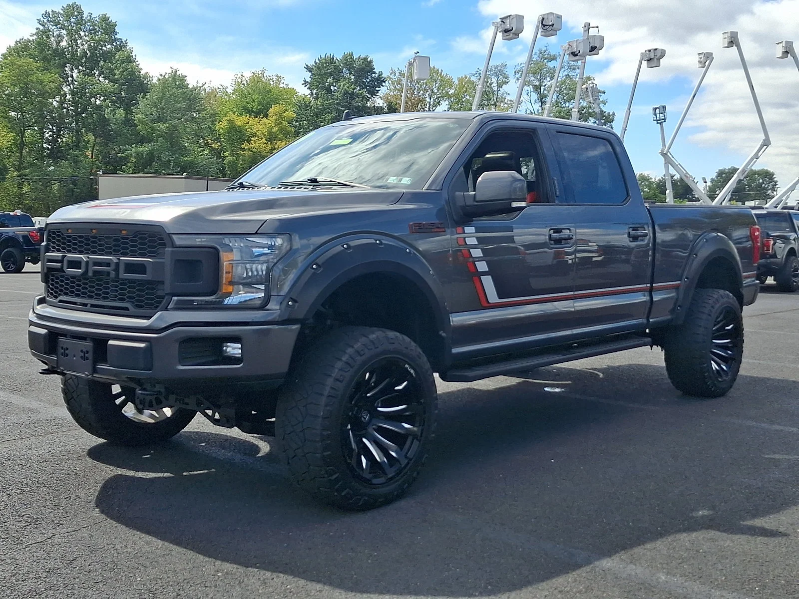 Used 2019 Magnetic Metallic   J7 Ford LARIAT image 5