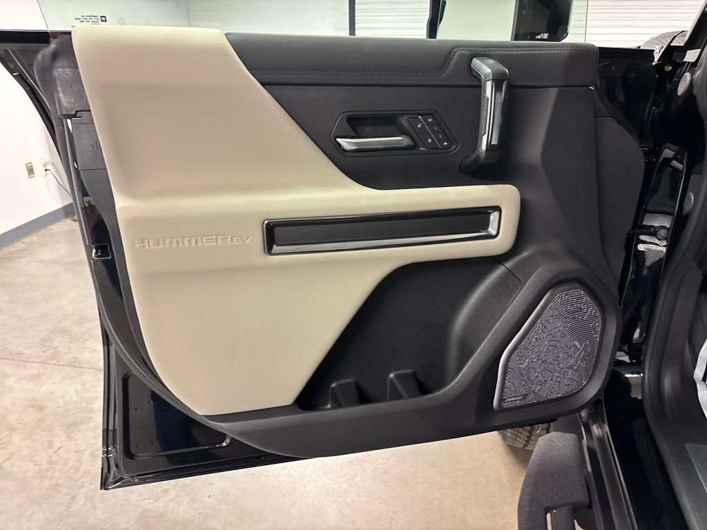 Used 2026 Black GMC 2X image 23