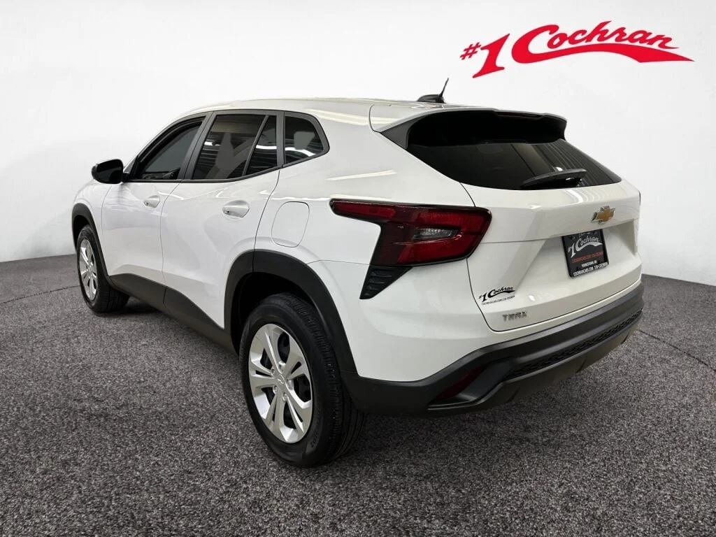 2024 Chevrolet Trax LS - Photo 18