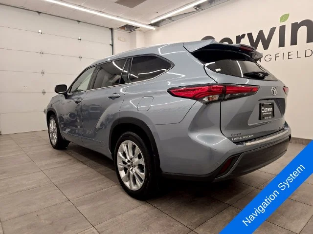 Used 2022 Moon Dust Toyota Limited image 3