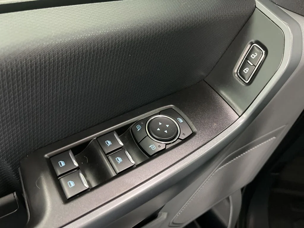 Used 2023 White Ford XL image 4