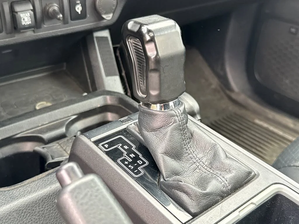 Used 2019  Toyota SR image 19
