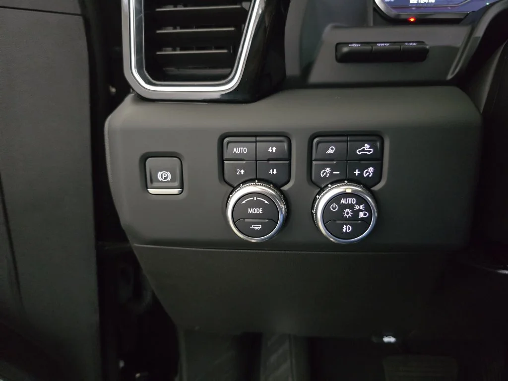 Used 2024 Black GMC Denali image 28