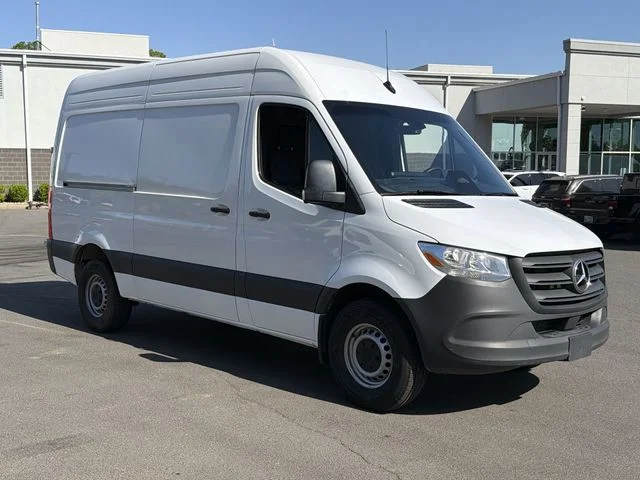 Used 2025 White Mercedes-Benz Cargo 144 WB image 14