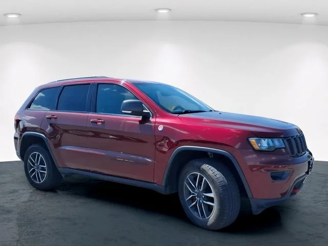 Used 2019 Red Jeep Trailhawk image 4