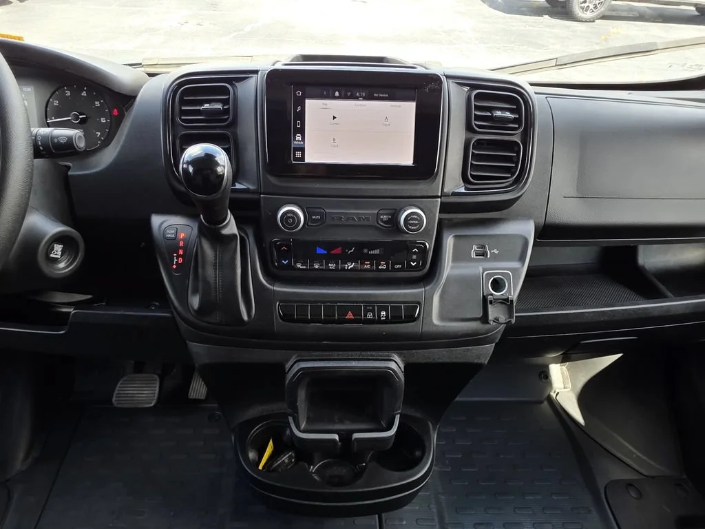 Used 2023 White Ram  image 15