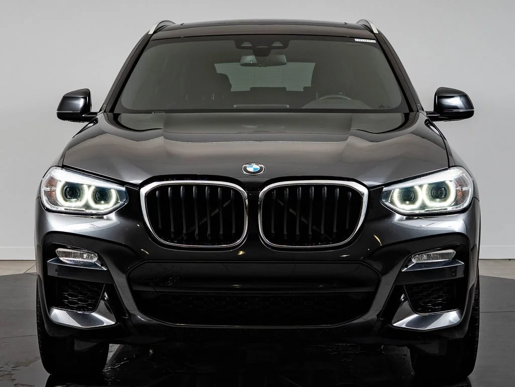 Used 2019 Dark Graphite Metallic BMW xDrive30i image 2