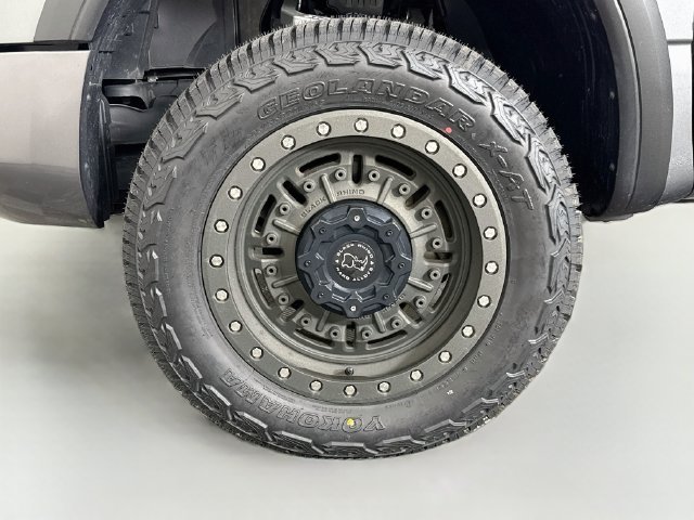 Used 2021 Gray Nissan PRO-4X image 33