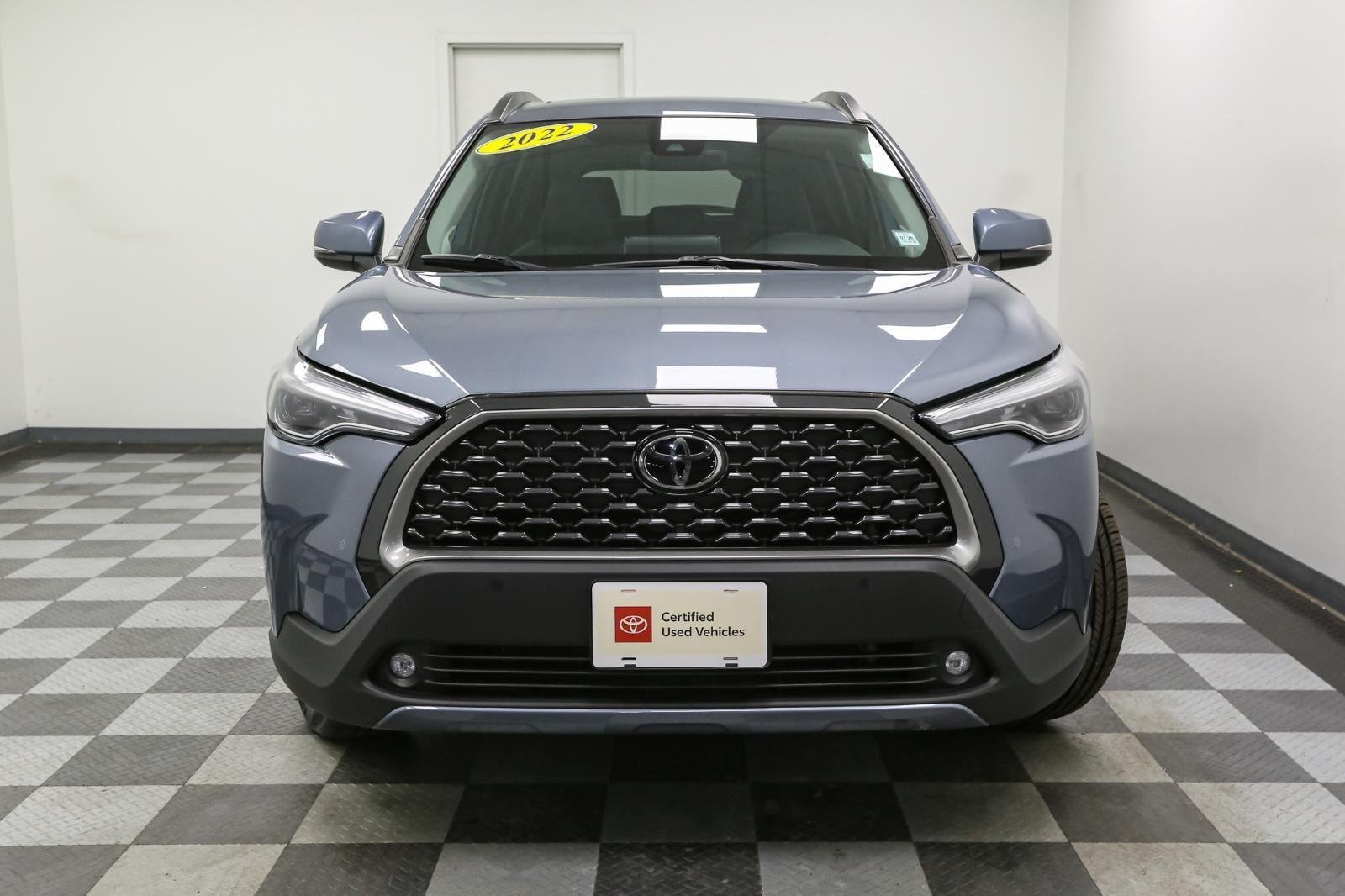 2022 Toyota Corolla Cross XLE photo 3