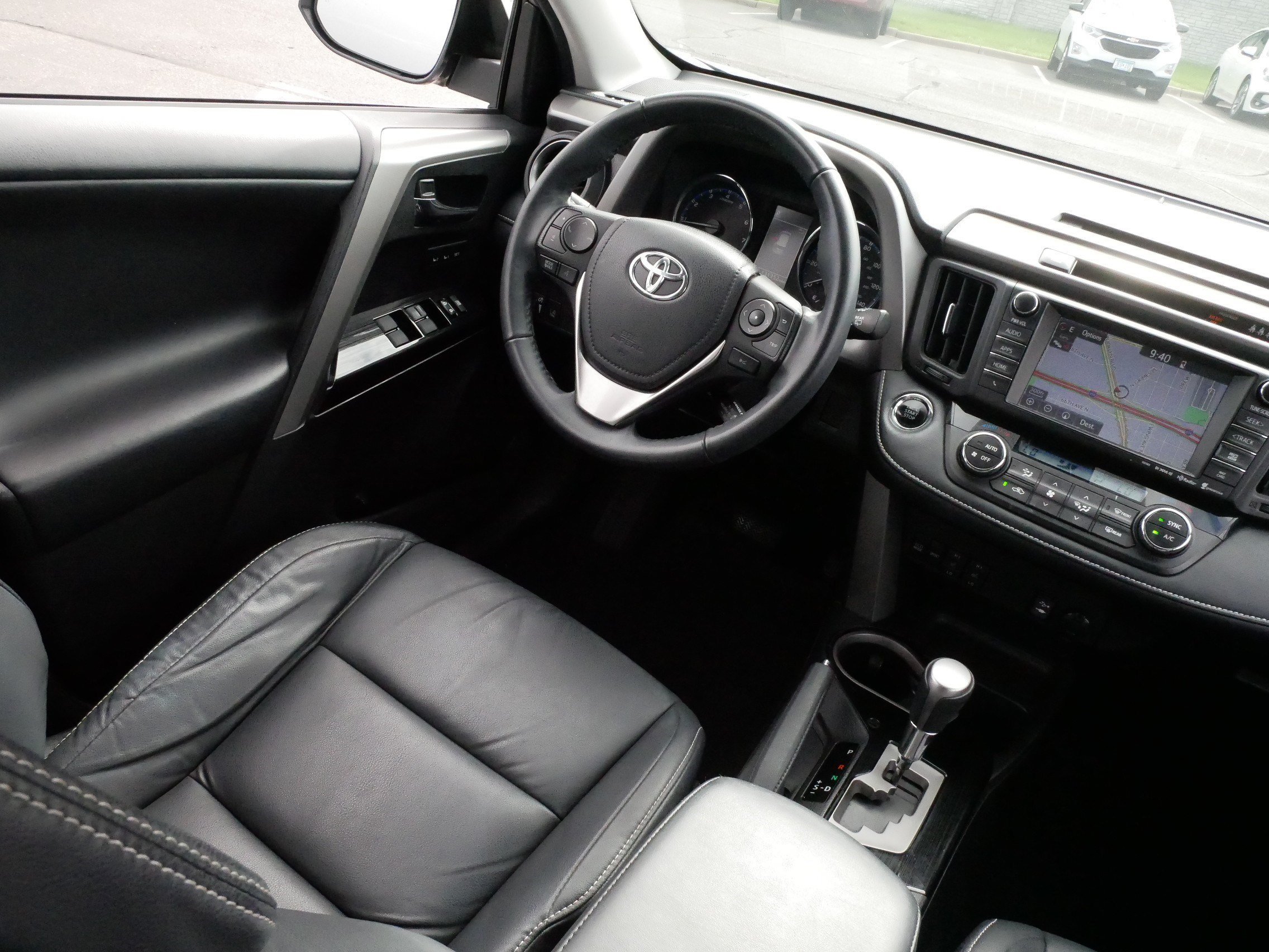 Used 2018 SILVER SKY METALLIC Toyota Limited image 9