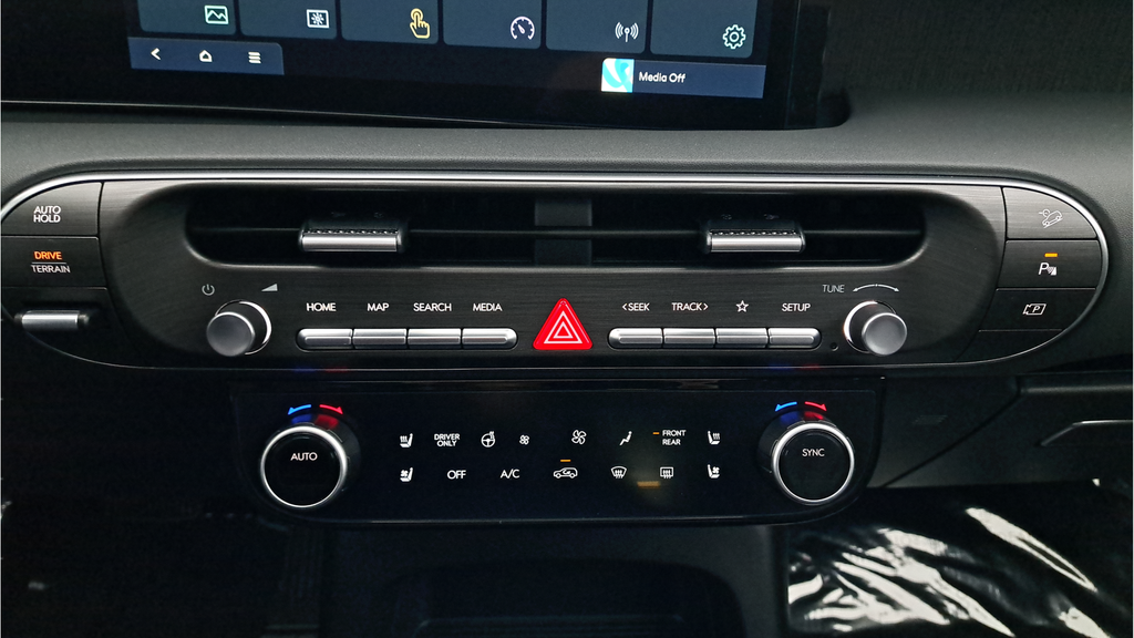 New 2026 White Hyundai SEL Premium 8P image 22