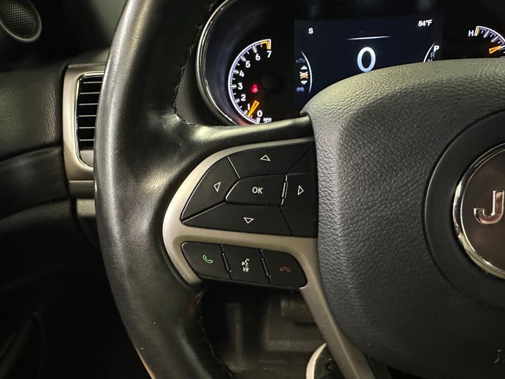 Certified Used 2020 Diamond Black Crystal Pearl Coat Jeep Laredo E image 10