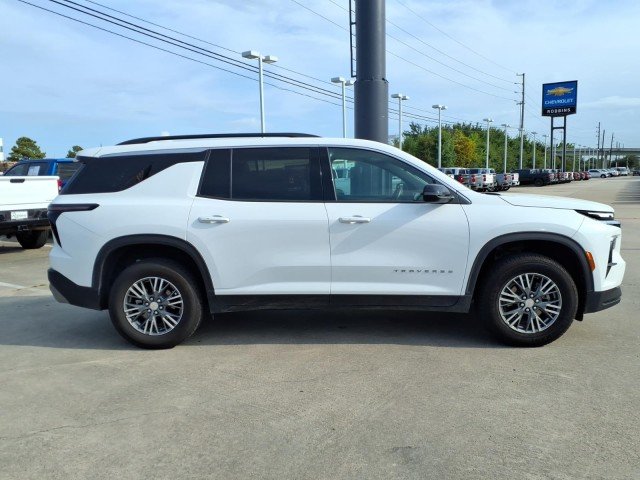 Used 2025 Summit White Chevrolet LT image 4