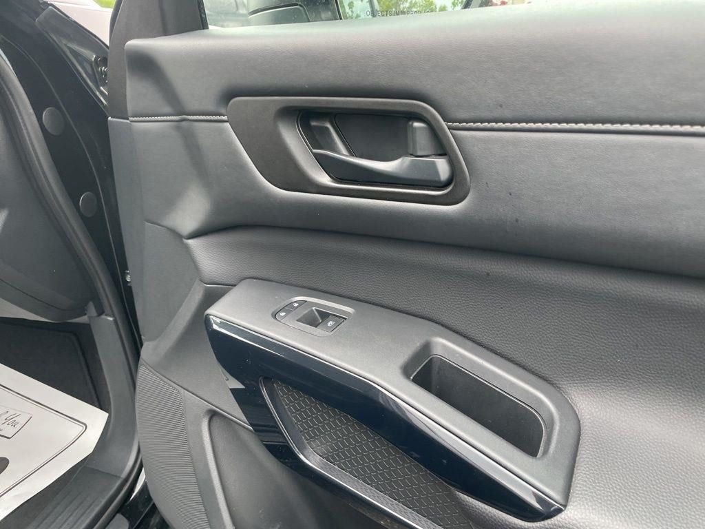 Used 2025 Black Nissan SV image 39