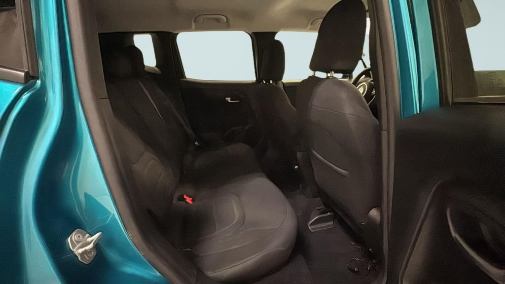 Used 2019 Green Jeep Latitude image 13