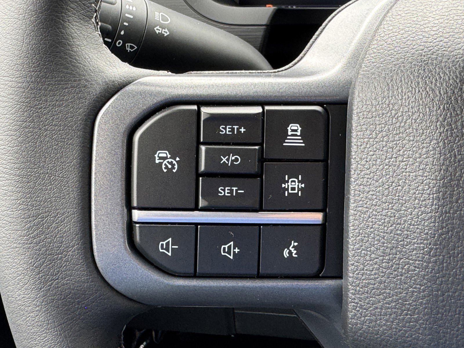 New 2026 Avalanche Ford XLT image 19