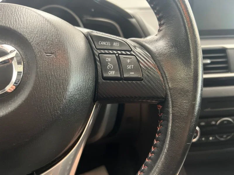 Used 2016 White Mazda i Grand Touring image 23