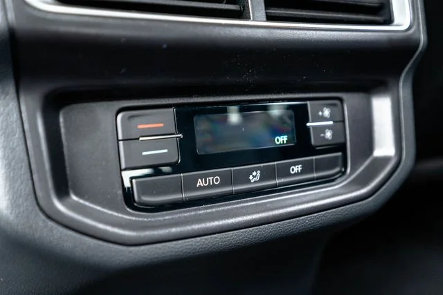 New 2026 Black Volkswagen 2.0T SE w/Technology image 27
