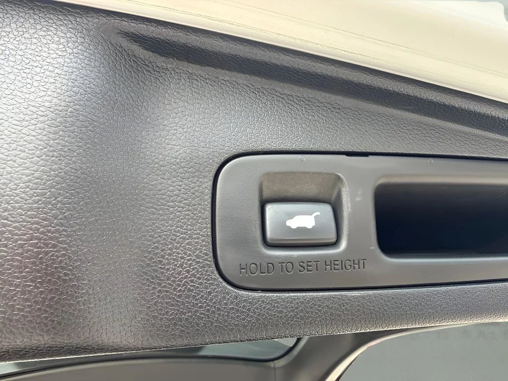 Used 2020 White Honda Touring image 20