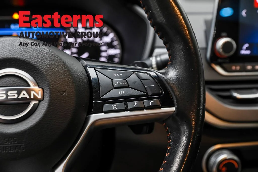 Used 2023 Silver Nissan 2.5 SR image 16