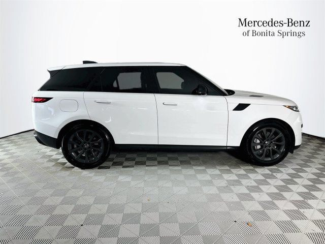 Used 2025  Land Rover SE image 8
