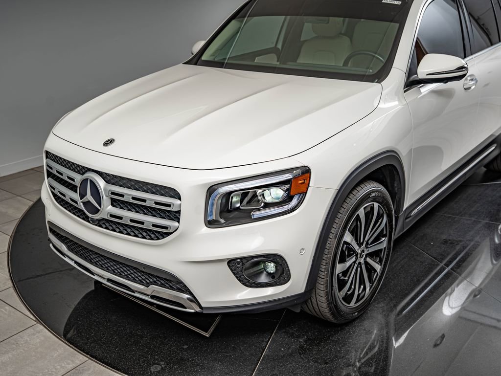 Used 2023 Polar White Mercedes-Benz GLB 250 image 14