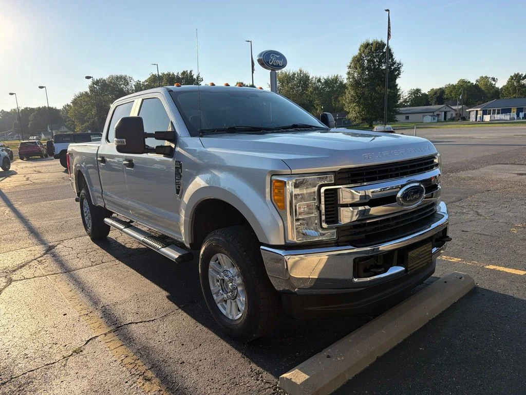 Used 2017 Silver Ford XL image 8