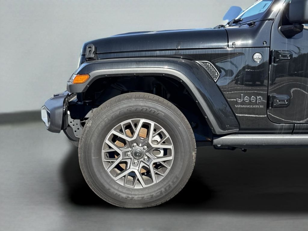 2025 Jeep Wrangler 4-Door Sahara - Photo 9