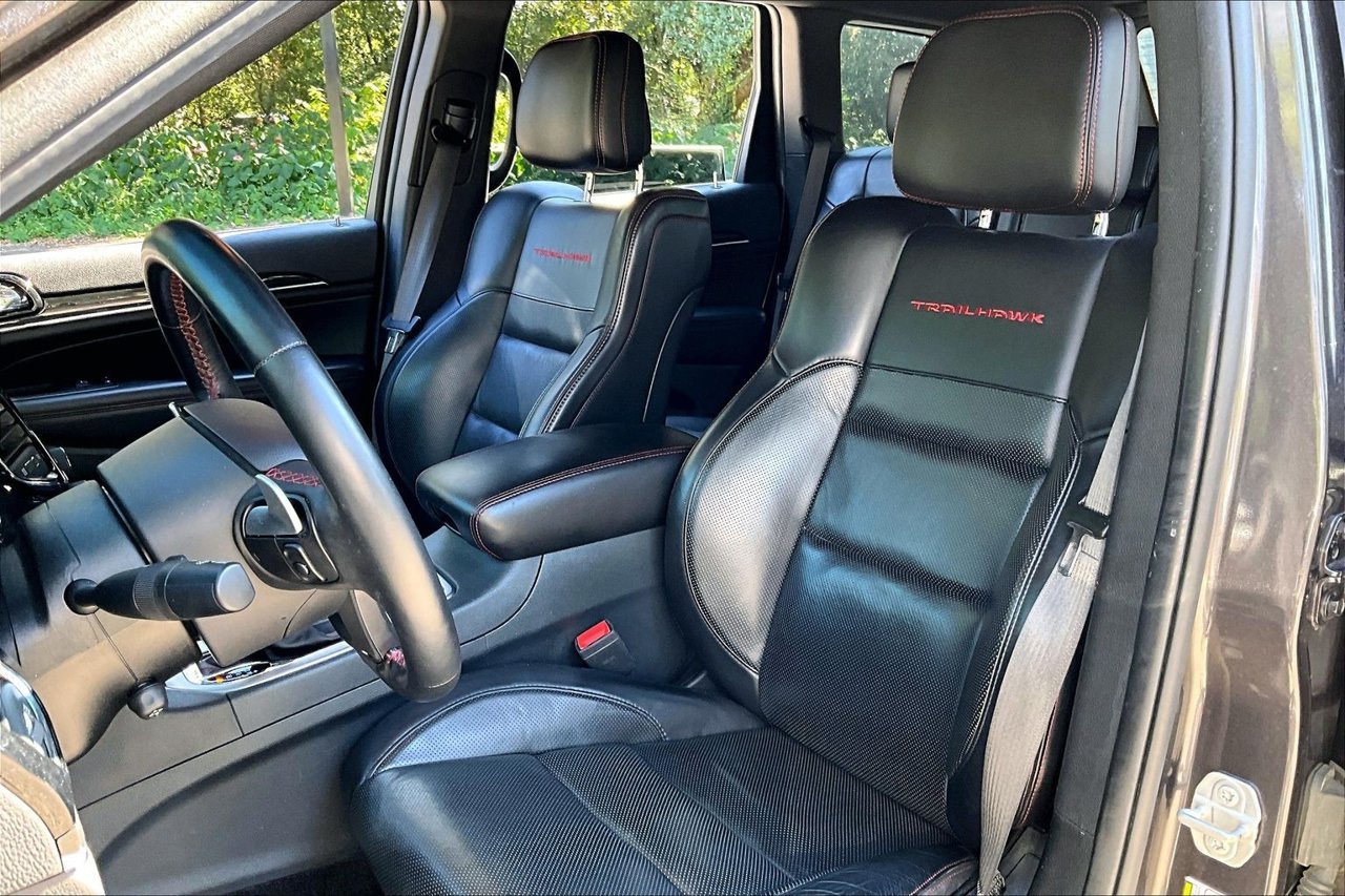 Used 2019 Gray Jeep Trailhawk image 18
