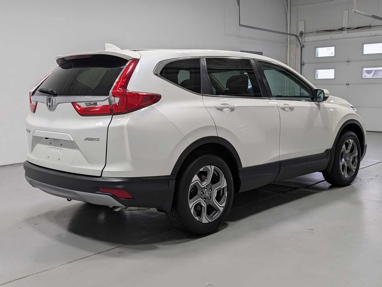 Used 2017 White Diamond Pearl Honda EX image 8