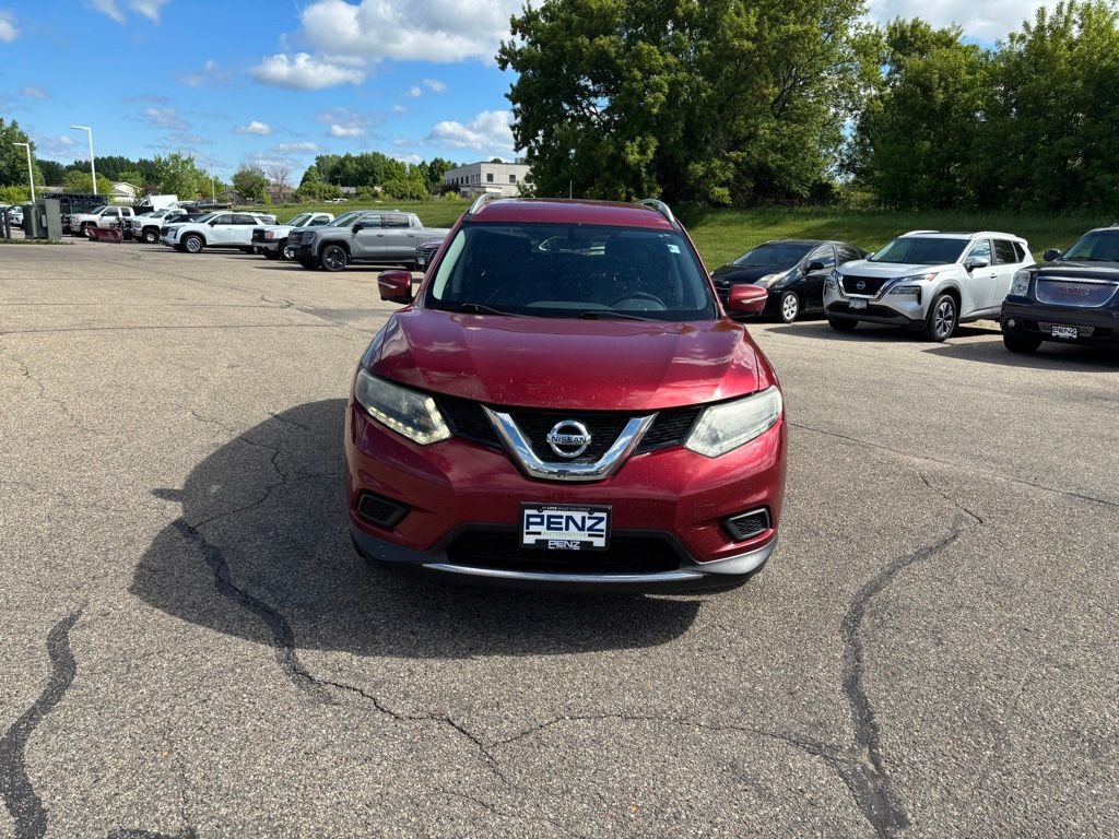 Used 2015 Nissan Rogue SV with VIN KNMAT2MV9FP529007 for sale in Rochester, Minnesota