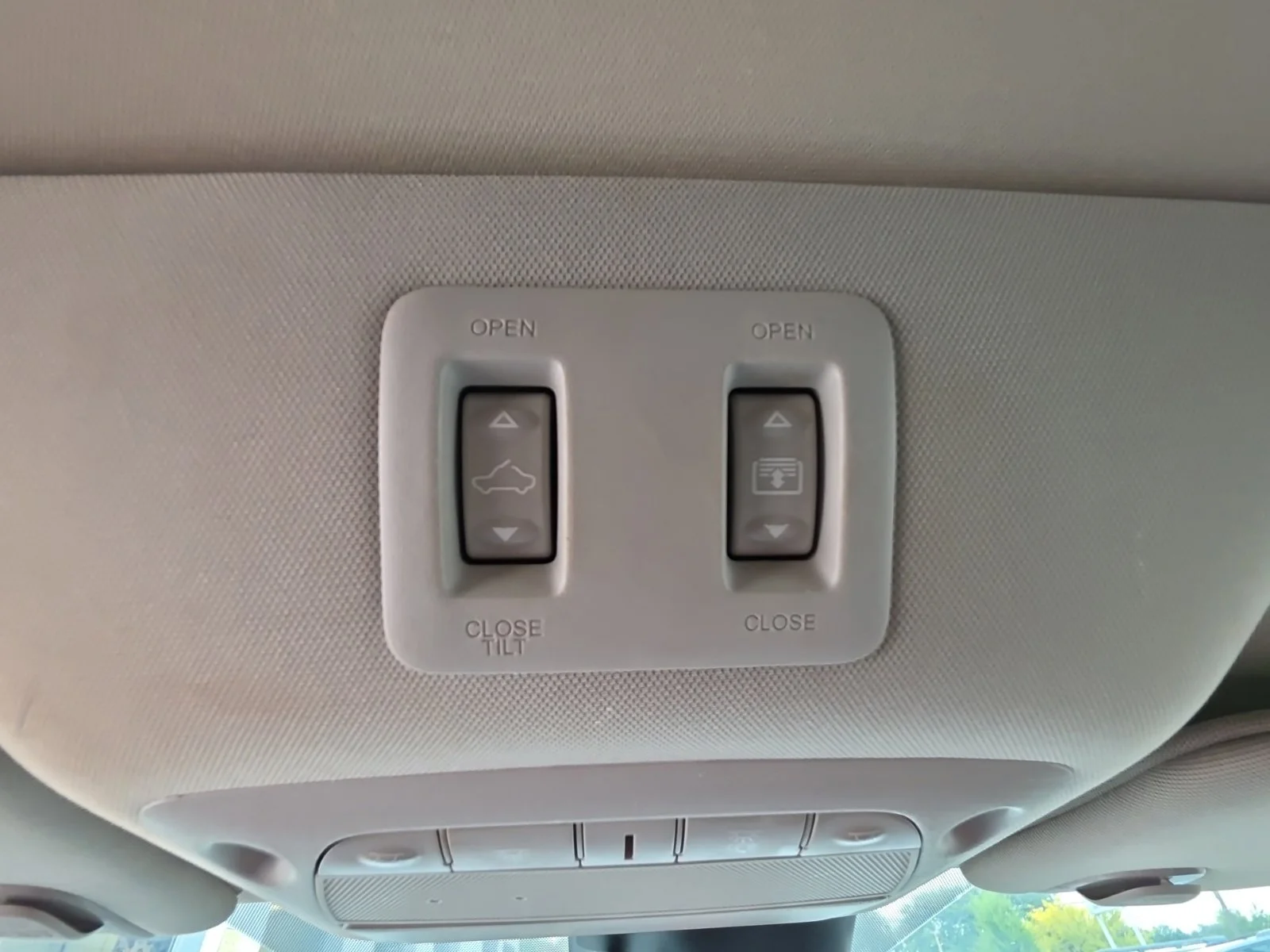 Used 2021 Gray Nissan SL image 32