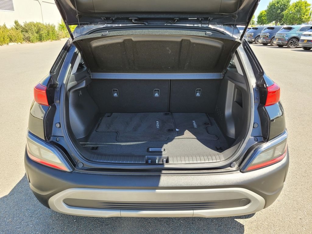 Used 2023 Black Hyundai SEL image 10