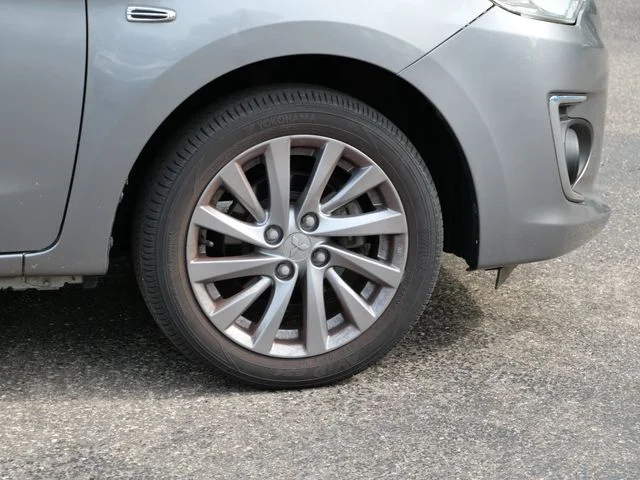 Used 2017 Gray Mitsubishi SE image 9
