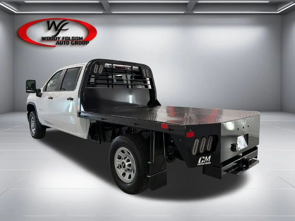 New 2026 Summit White Chevrolet WT image 9