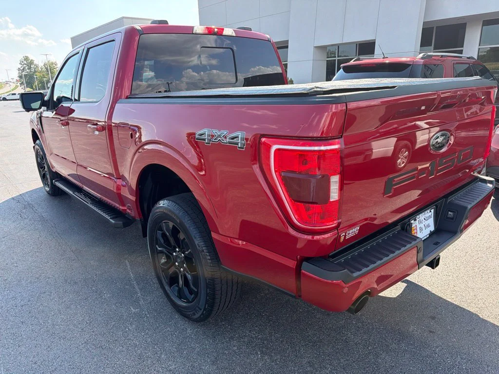 Used 2022 Rapid Red Metallic Tinted Clearcoat Ford XLT image 3