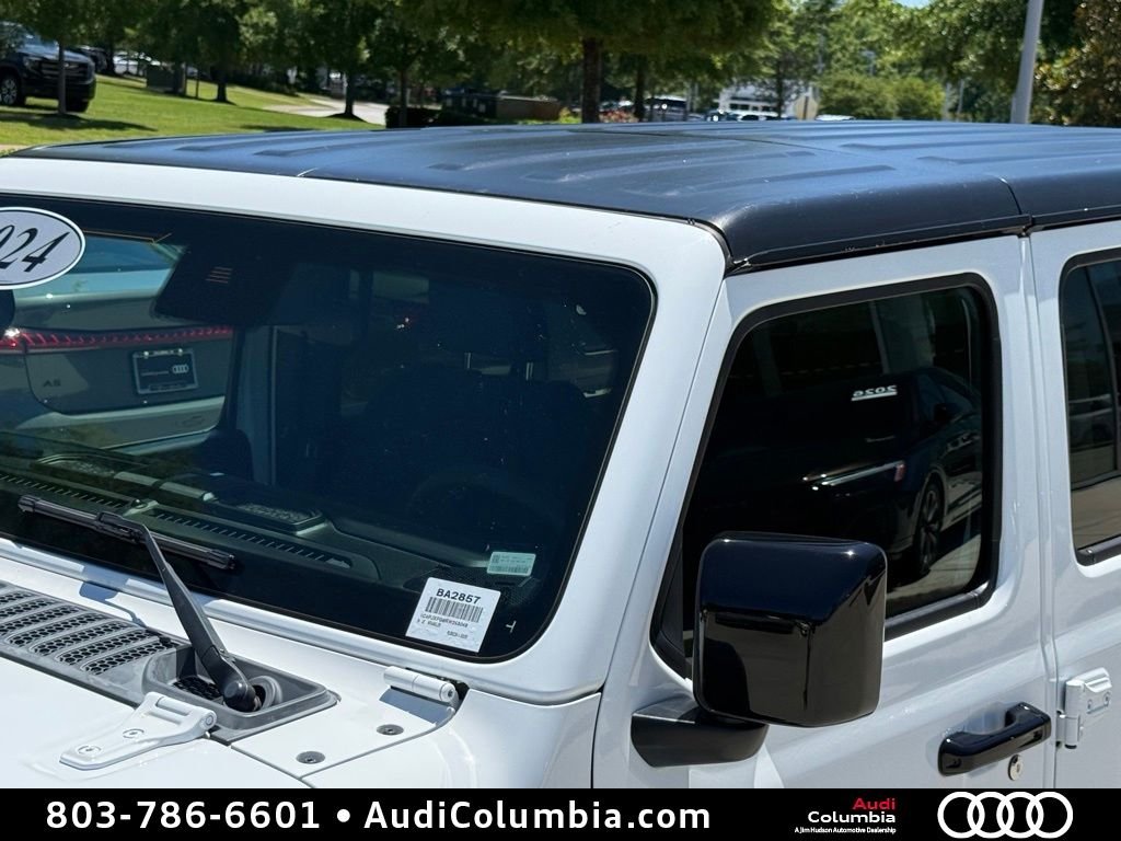 Used 2024 White Jeep Rubicon image 10