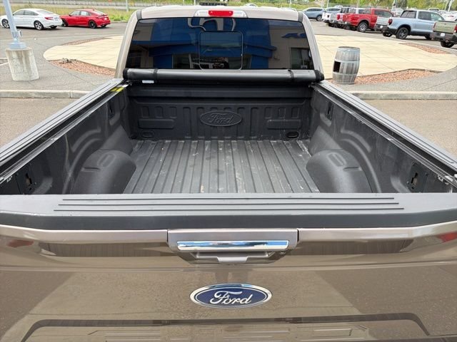 Used 2020  Ford Lariat image 34