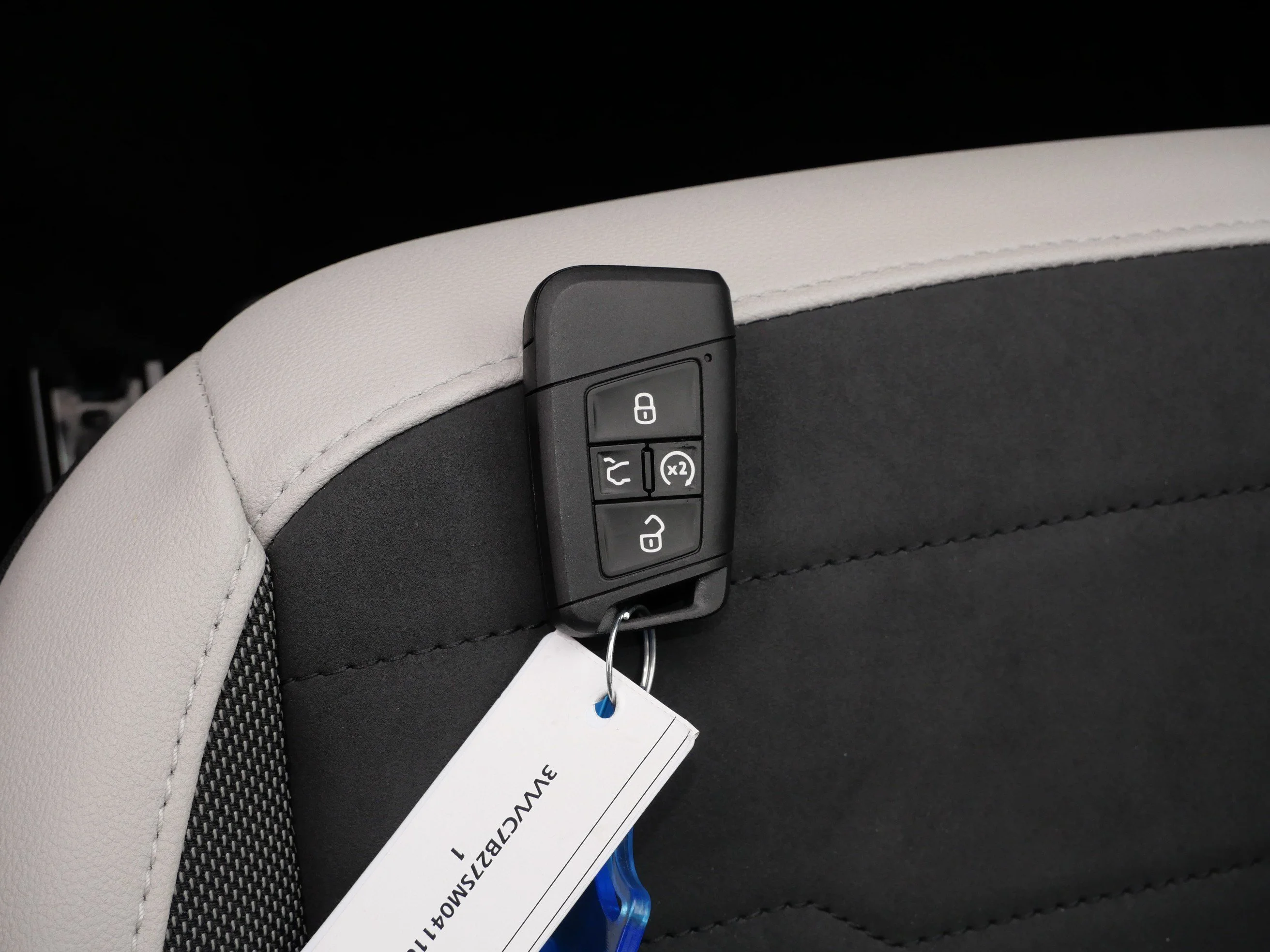 Certified Used 2025 Pure White Volkswagen SE image 31