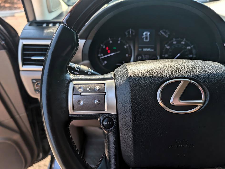 Used 2019 Gray Pearl Lexus 460 image 15