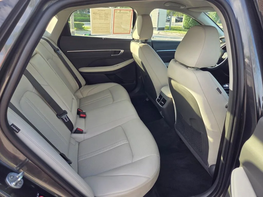 Used 2022 Portofino Gray Hyundai Limited image 28